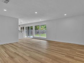 5813  MCCART Avenue , Fort Worth Texas 76133
