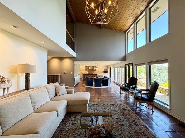 1  Country Lake Drive , Carrollton Texas 75006