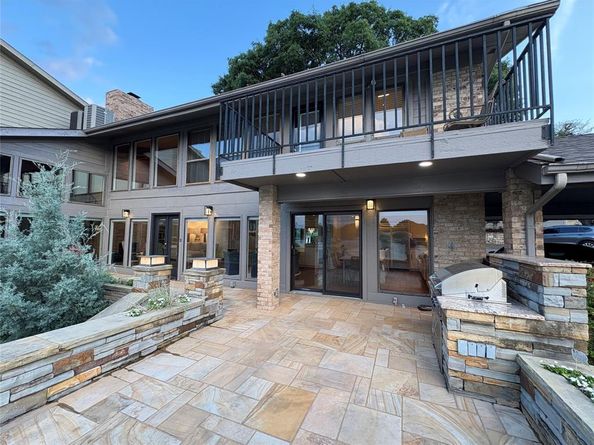 1  Country Lake Drive , Carrollton Texas 75006