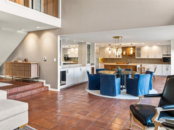 1  Country Lake Drive , Carrollton Texas 75006