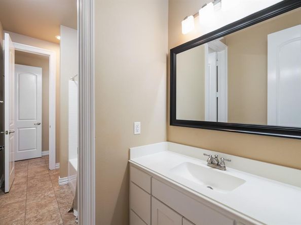 609  Knott Court , Euless Texas 76039