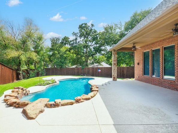 609  Knott Court , Euless Texas 76039