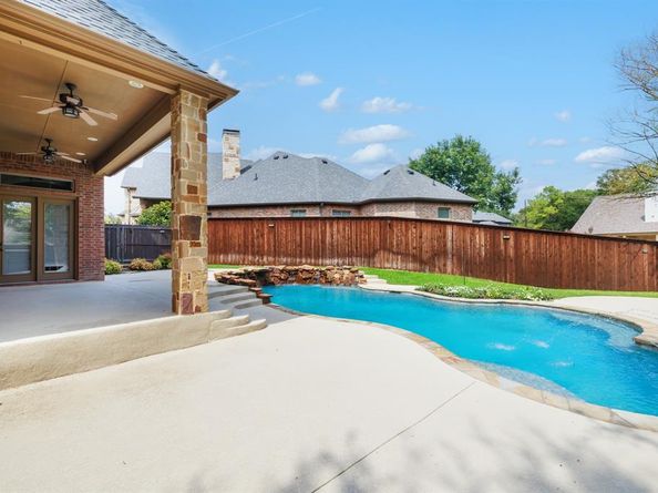 609  Knott Court , Euless Texas 76039