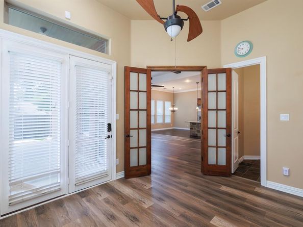 609  Knott Court , Euless Texas 76039