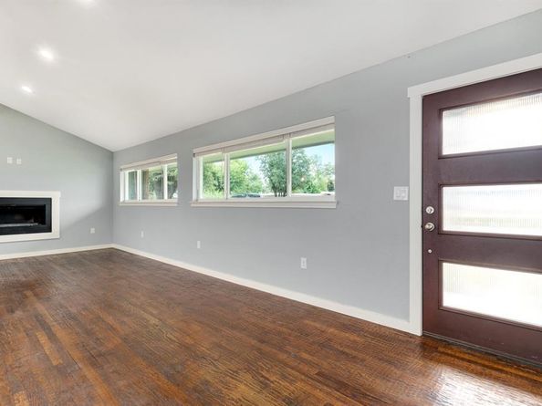 3330  Darvany Drive , Dallas Texas 75220