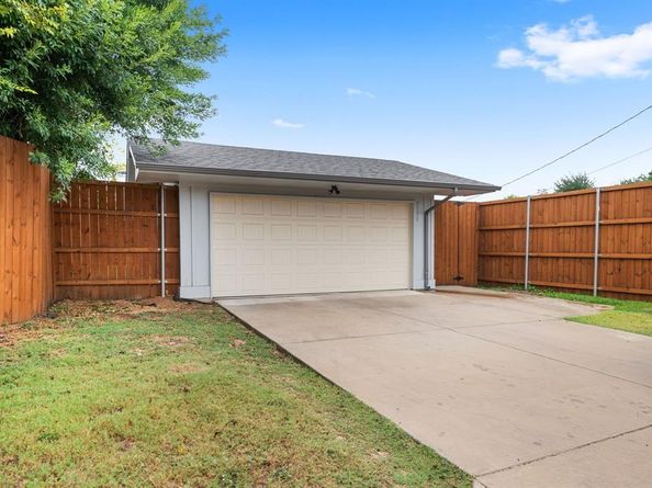 3330  Darvany Drive , Dallas Texas 75220