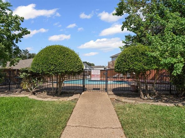 902  Canal Street , Irving Texas 75063