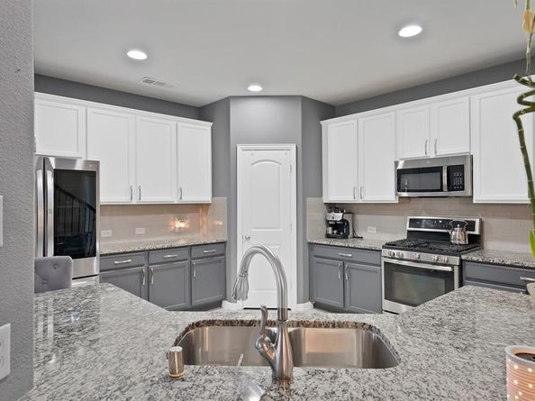 1625  Habersham Street , Aubrey Texas 76227