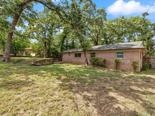 1900  Mimosa Drive , Arlington Texas 76012
