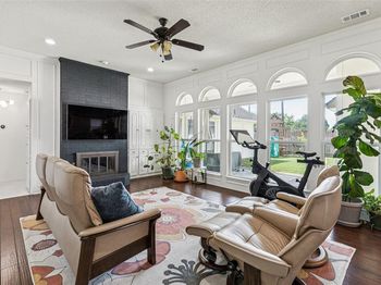 2800  Bowie Drive 