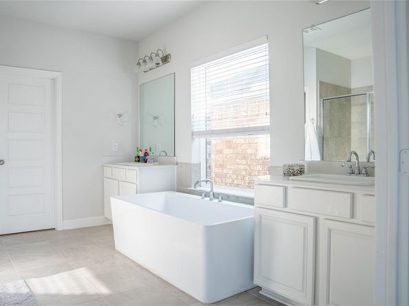 1005  Boyd Lane , Euless Texas 76040