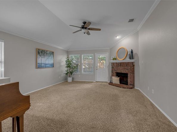 249  Pine Crest Drive , Justin Texas 76247