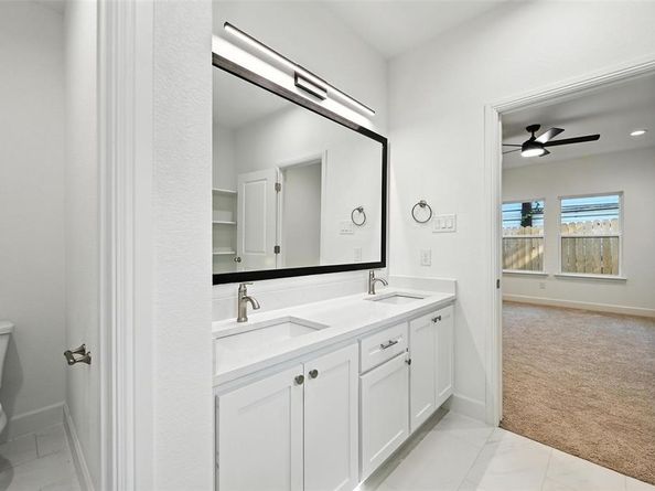 2925  Lasalle Street , Fort Worth Texas 76111