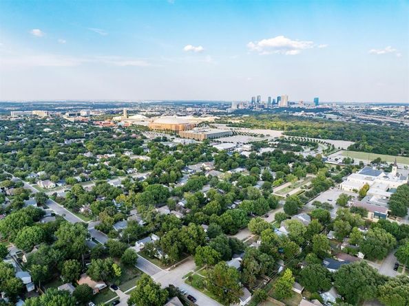 3836  Pershing Avenue , Fort Worth Texas 76107