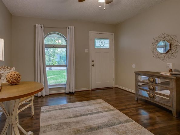 5610  Saddleback Road , Garland Texas 75043