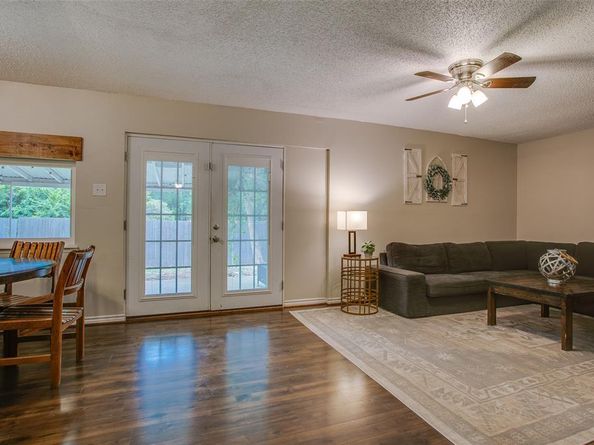 5610  Saddleback Road , Garland Texas 75043
