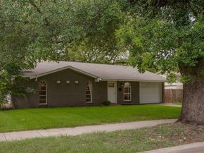 5610  Saddleback Road , Garland Texas 75043