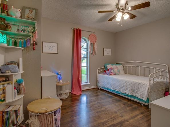 5610  Saddleback Road , Garland Texas 75043