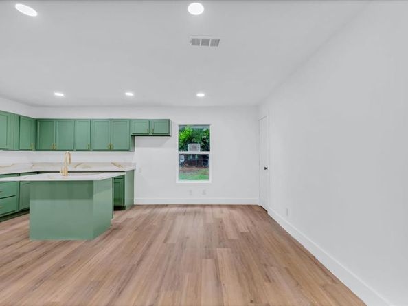 607  Lombardy Lane , Arlington Texas 76013
