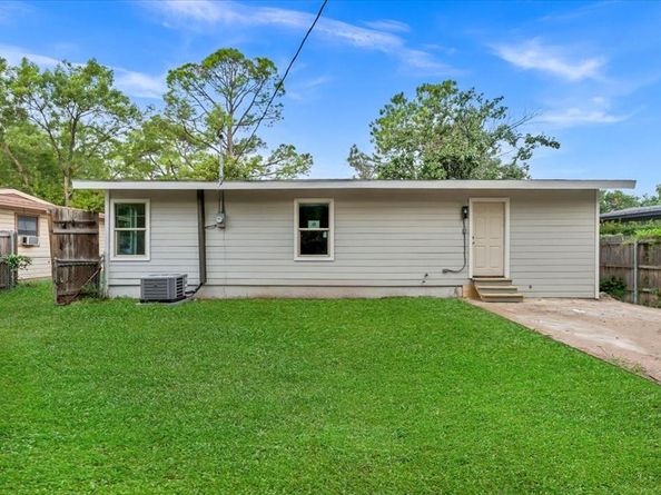 607  Lombardy Lane , Arlington Texas 76013
