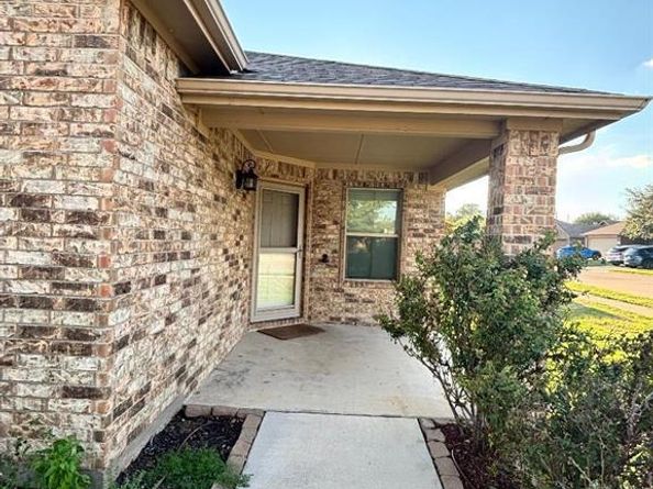 1100  Forest Glen Drive , Azle Texas 76020