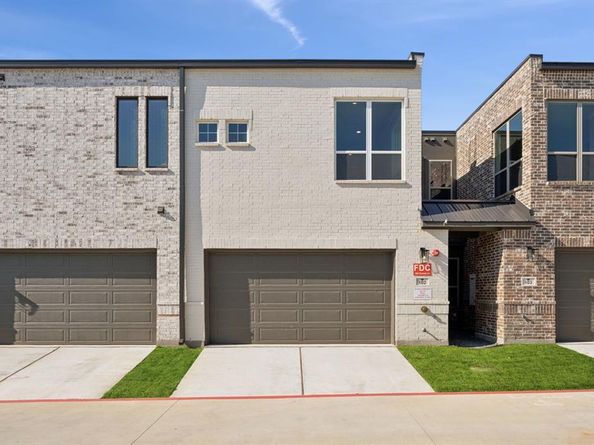 305  Sunset Lane  102, Fort Worth Texas 76114