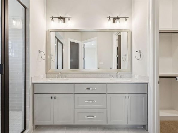 305  Sunset Lane  102, Fort Worth Texas 76114