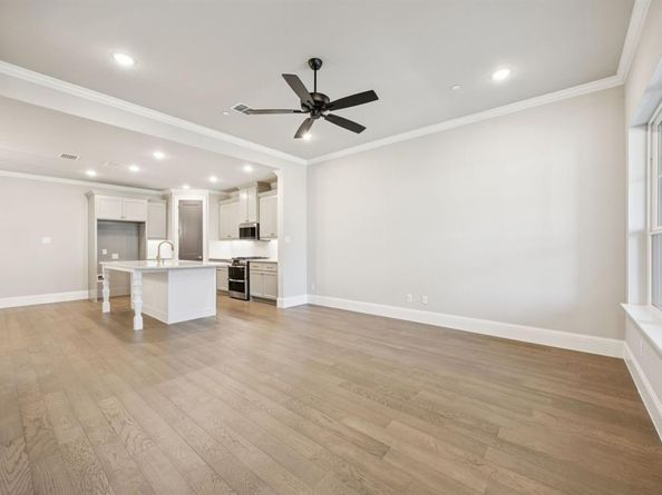305  Sunset Lane  102, Fort Worth Texas 76114