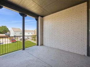 305  Sunset Lane  103, Fort Worth Texas 76114