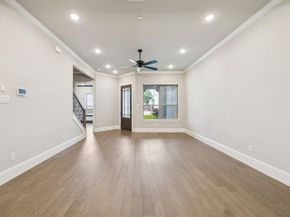 305  Sunset Lane  103, Fort Worth Texas 76114