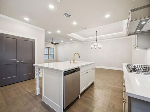 305  Sunset Lane  103, Fort Worth Texas 76114