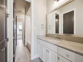 305  Sunset Lane  103, Fort Worth Texas 76114