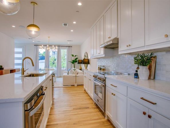 7207  Gaston Avenue  2005, Dallas Texas 75214