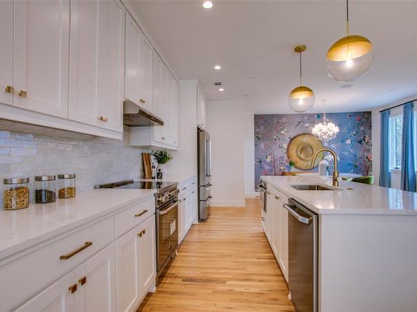 7207  Gaston Avenue  2005, Dallas Texas 75214