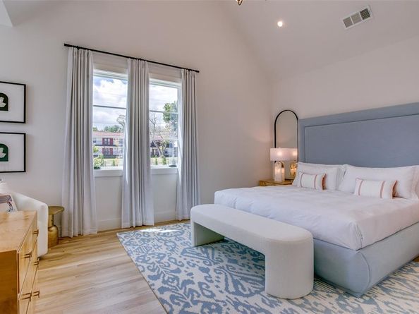 7207  Gaston Avenue  2005, Dallas Texas 75214