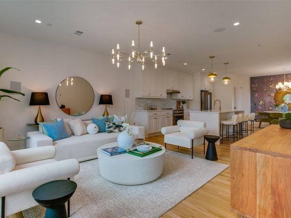 7207  Gaston Avenue  2005, Dallas Texas 75214