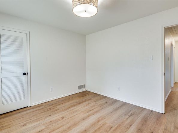 1015  De Pauw Drive , Arlington Texas 76012