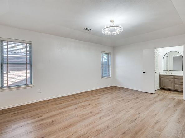 1015  De Pauw Drive , Arlington Texas 76012