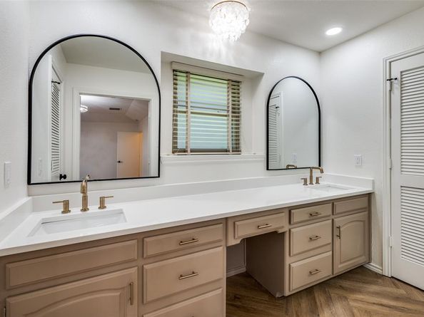 1015  De Pauw Drive , Arlington Texas 76012