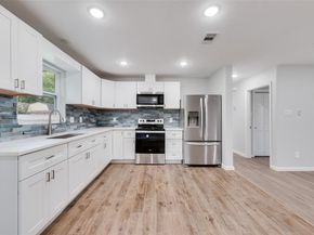 409 E Parkerville Road , DeSoto Texas 75115