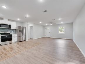 409 E Parkerville Road , DeSoto Texas 75115