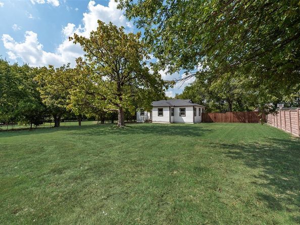 409 E Parkerville Road , DeSoto Texas 75115
