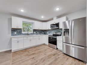 409 E Parkerville Road , DeSoto Texas 75115