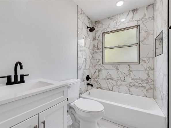 409 E Parkerville Road , DeSoto Texas 75115