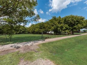 409 E Parkerville Road , DeSoto Texas 75115