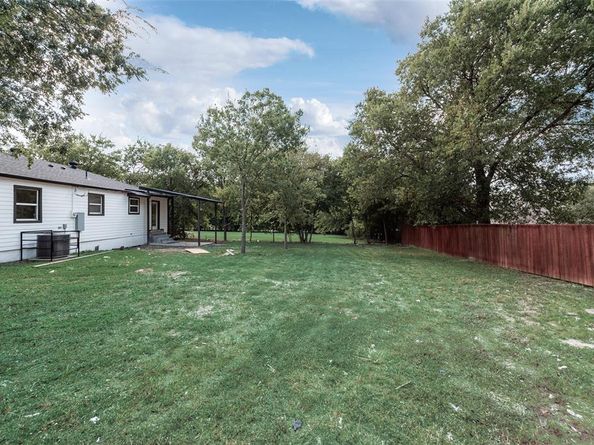409 E Parkerville Road , DeSoto Texas 75115