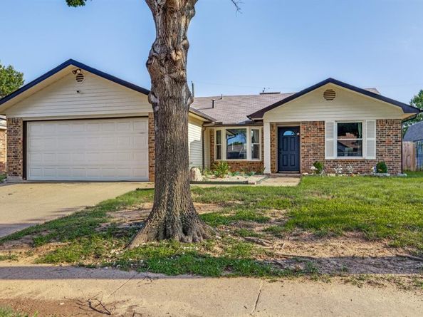 3808  Glengate Drive , Arlington Texas 76016