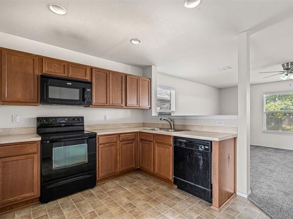 217  Silver Lake Trail , Fort Worth Texas 76140