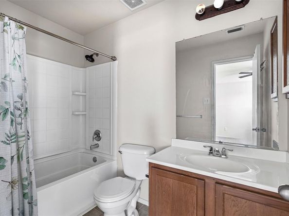 217  Silver Lake Trail , Fort Worth Texas 76140