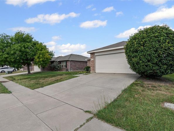 217  Silver Lake Trail , Fort Worth Texas 76140
